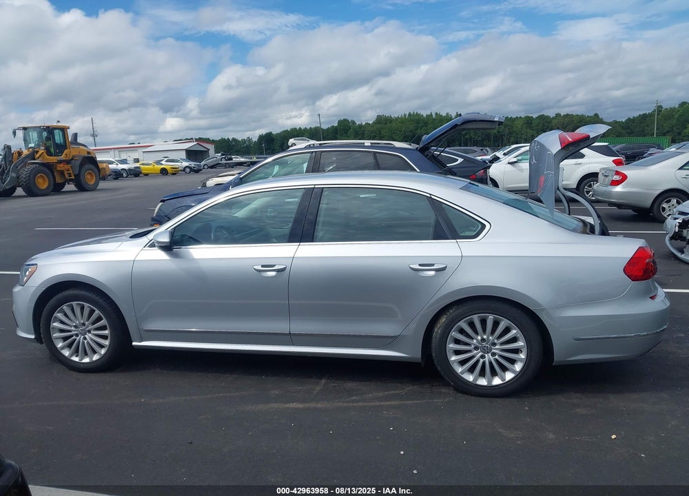 2016 VOLKSWAGEN PASSAT VIN: 1VWBS7A30GC061780