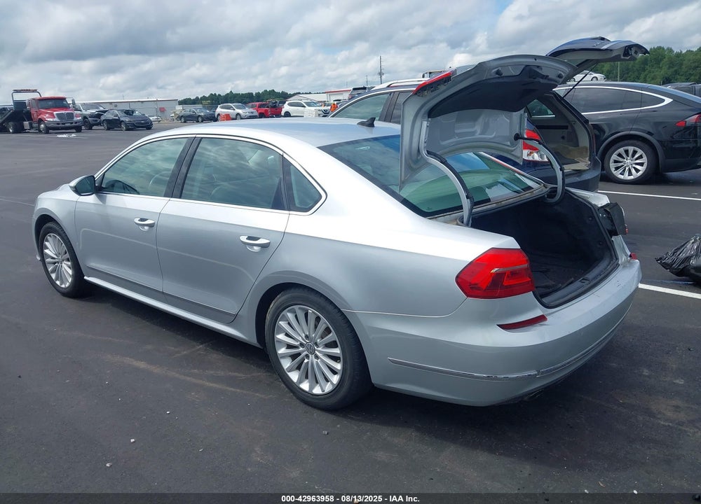 2016 VOLKSWAGEN PASSAT VIN: 1VWBS7A30GC061780
