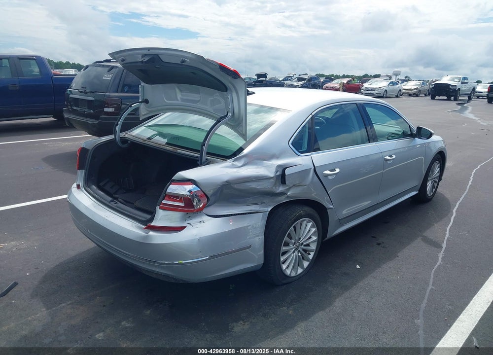 2016 VOLKSWAGEN PASSAT VIN: 1VWBS7A30GC061780