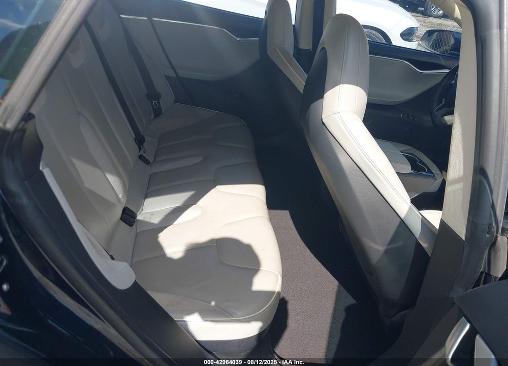 2014 TESLA MODEL S VIN: 5YJSA1H19EFP33830