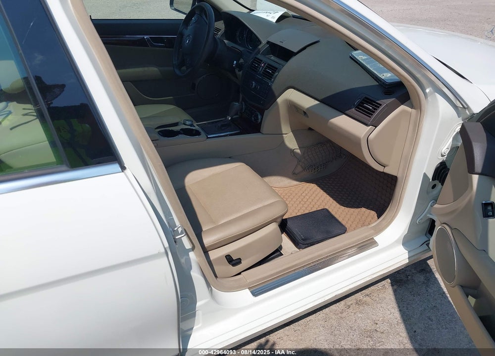 2009 MERCEDES-BENZ C CLASS VIN: WDDGF81X19F261502