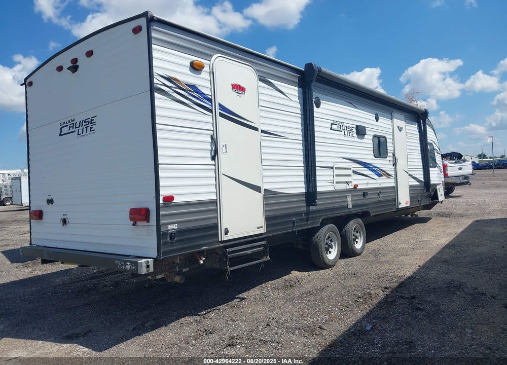 2018 FOREST RIVER SALEM CRUISE LITE 26 VIN: 4X4TSMB2XJ7416427