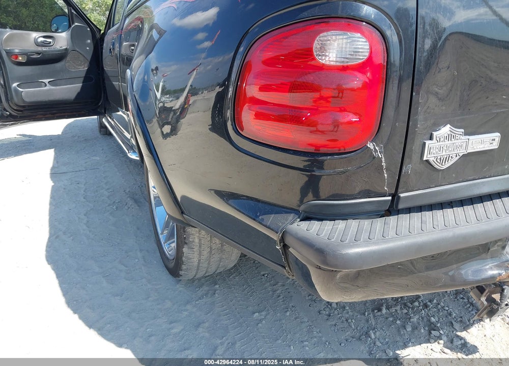 2002 FORD F-150 LARIAT VIN: 1FTRW07372KD59679