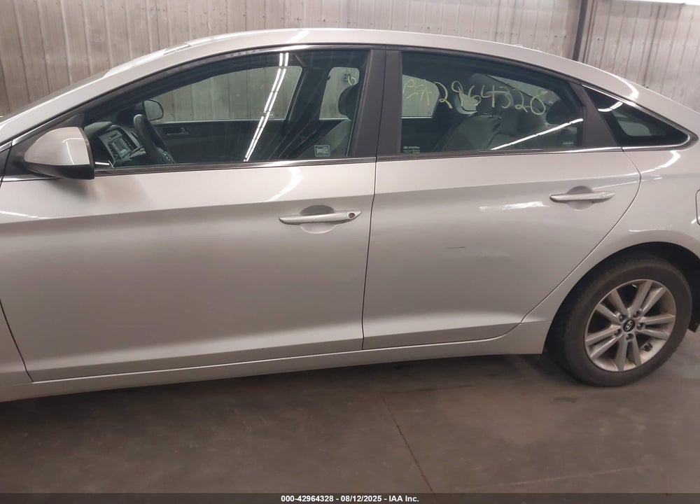 2015 HYUNDAI SONATA VIN: 5NPE24AFXFH130972