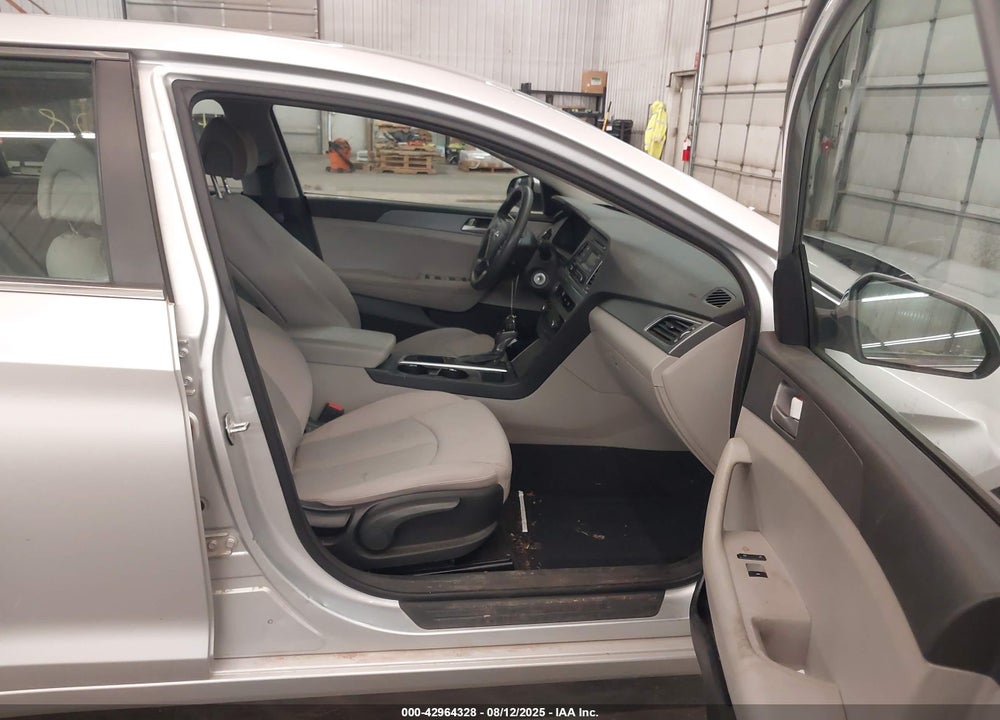 2015 HYUNDAI SONATA VIN: 5NPE24AFXFH130972