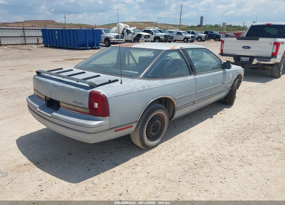 1989 OLDSMOBILE CUTLASS SUPREME VIN: 1G3WH14W6KD360974