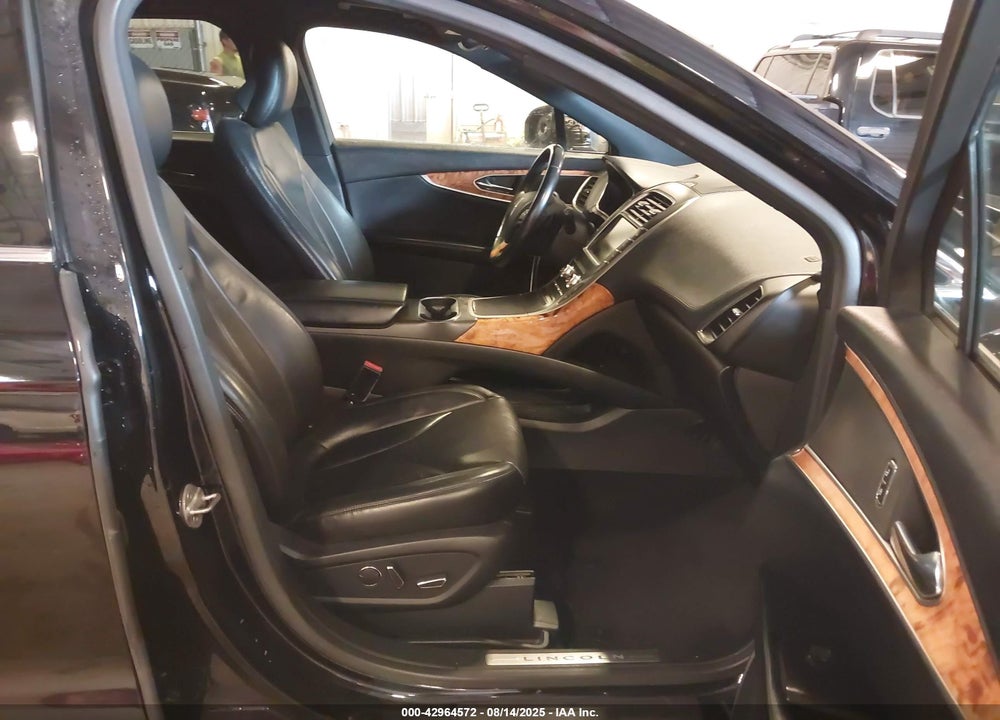 2016 LINCOLN MKX VIN: 2LMTJ8LR9GBL35396