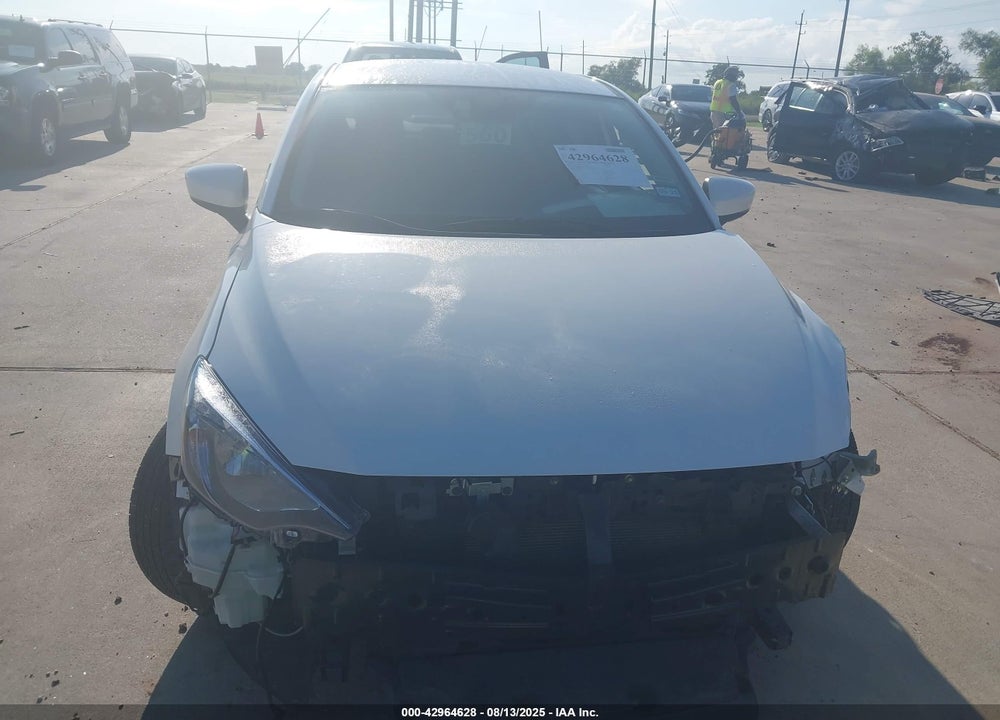 2020 TOYOTA YARIS VIN: 3MYDLBYV4LY712477