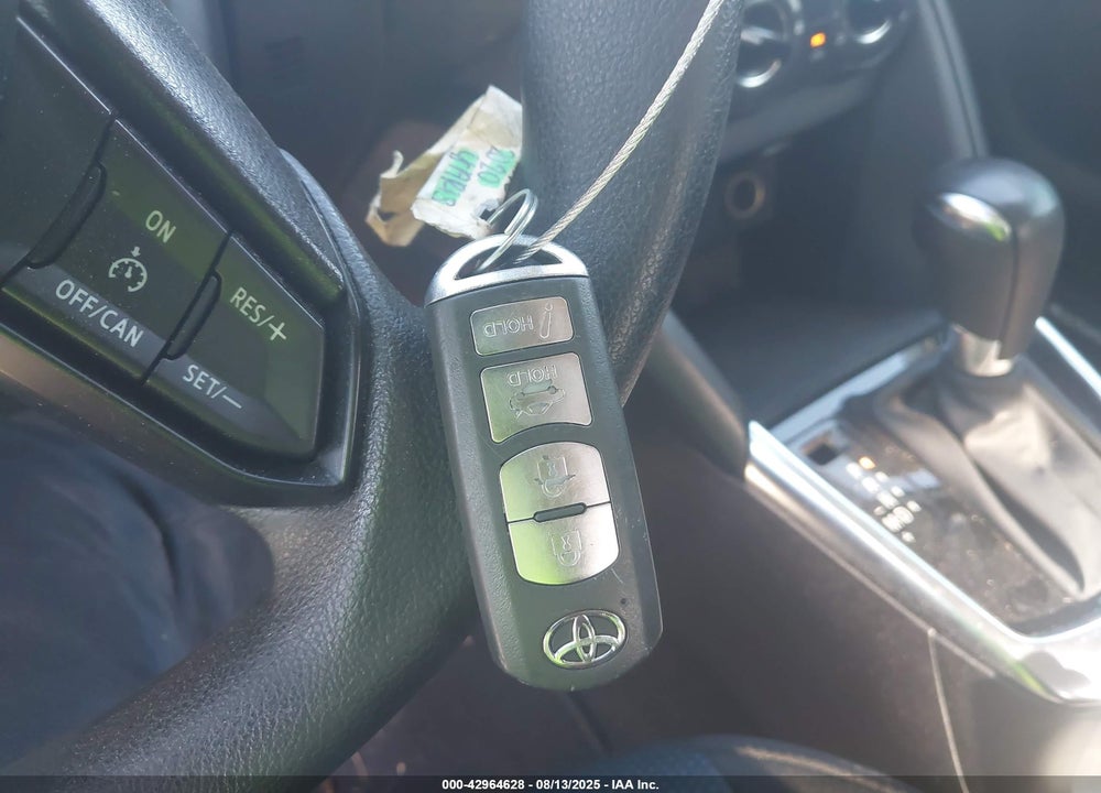 2020 TOYOTA YARIS VIN: 3MYDLBYV4LY712477