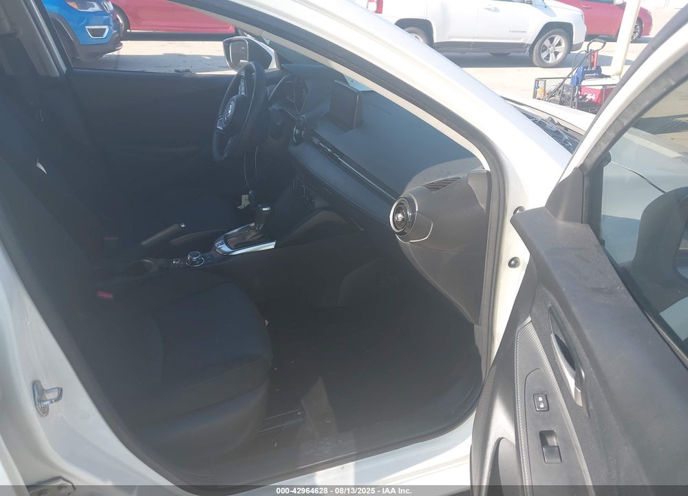 2020 TOYOTA YARIS VIN: 3MYDLBYV4LY712477