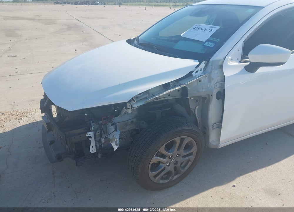 2020 TOYOTA YARIS VIN: 3MYDLBYV4LY712477