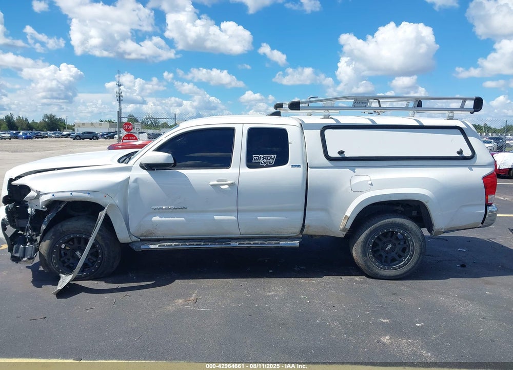 2017 TOYOTA TACOMA VIN: 5TFSZ5AN2HX048852