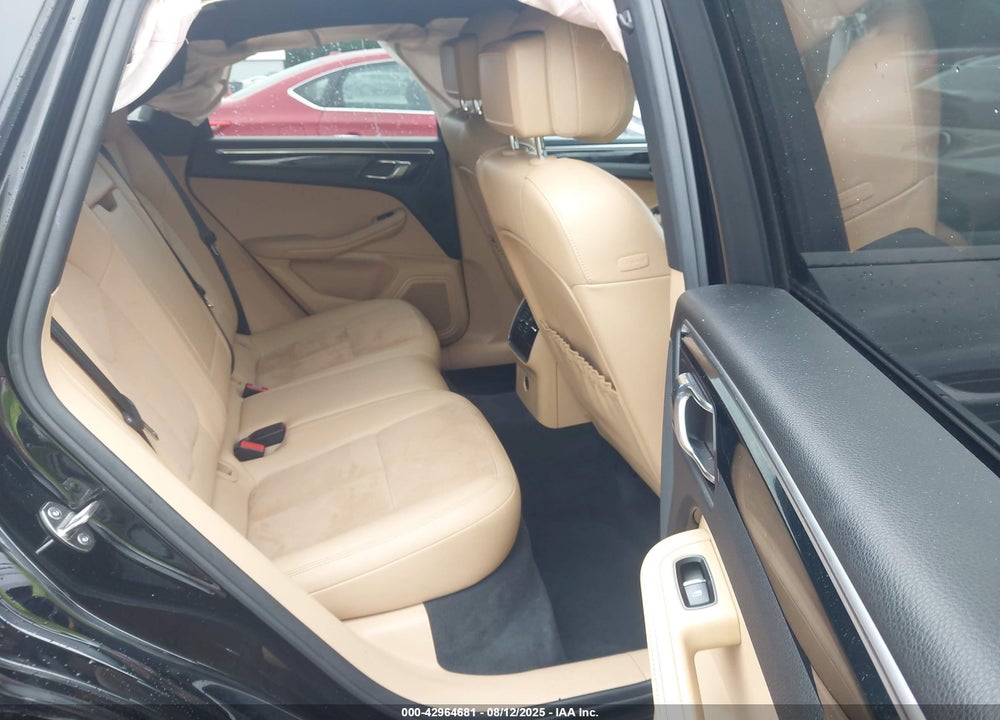 2017 PORSCHE MACAN VIN: WP1AA2A5XHLB06956