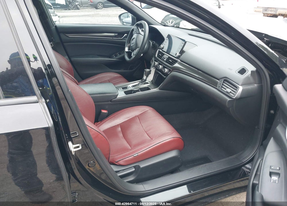 2018 HONDA ACCORD VIN: 1HGCV1F30JA142500