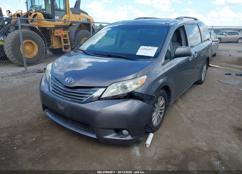 2011 TOYOTA SIENNA XLE V6 VIN: 5TDYK3DC1BS101292