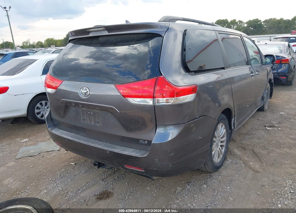 2011 TOYOTA SIENNA XLE V6 VIN: 5TDYK3DC1BS101292