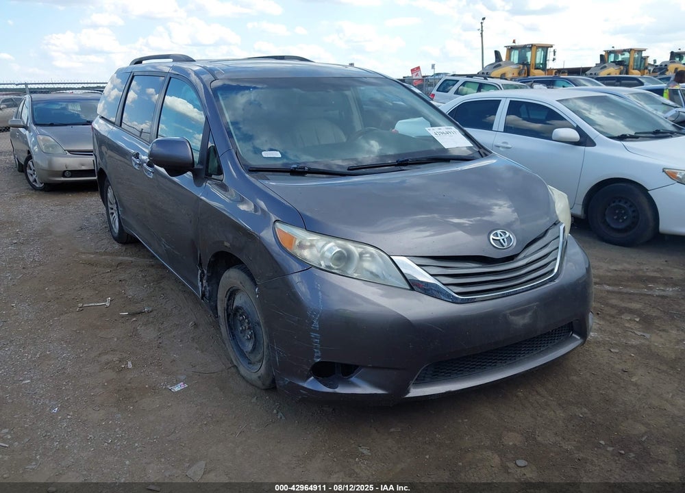 2011 TOYOTA SIENNA XLE V6 VIN: 5TDYK3DC1BS101292