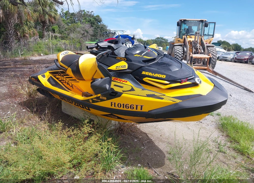 2023 SEA DOO RXT-300 VIN: YDV96118E323