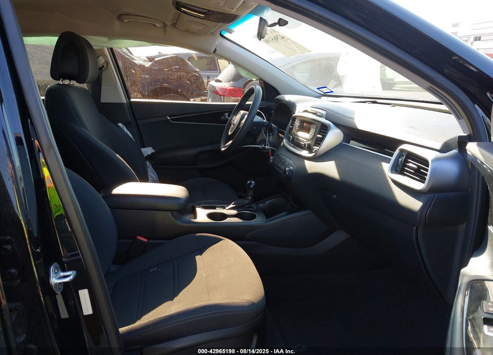 2016 KIA SORENTO VIN: 5XYPG4A35GG146280