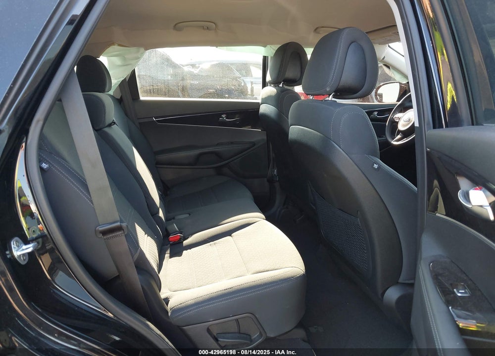 2016 KIA SORENTO VIN: 5XYPG4A35GG146280