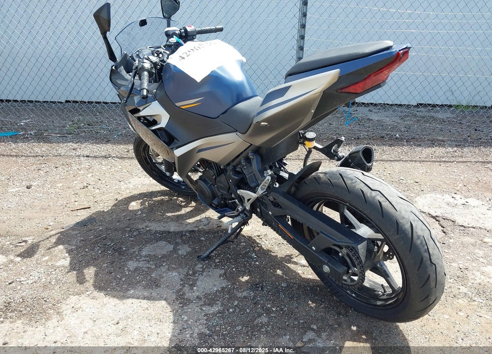 2023 KAWASAKI EX400 VIN: JKAEXKH17PDAN6611