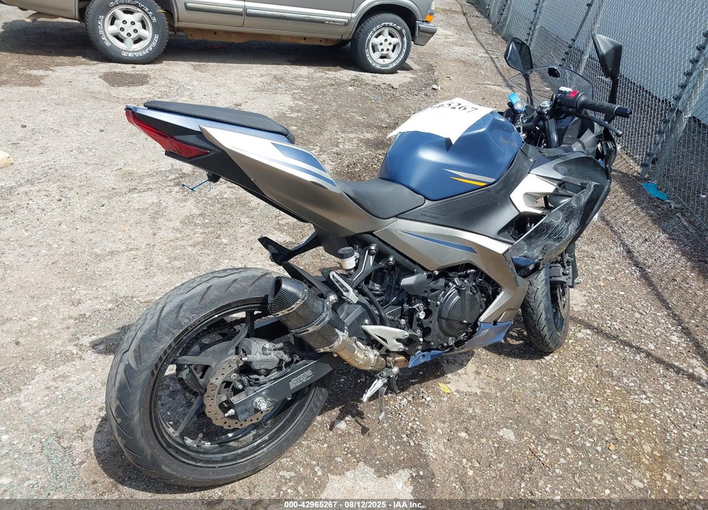 2023 KAWASAKI EX400 VIN: JKAEXKH17PDAN6611
