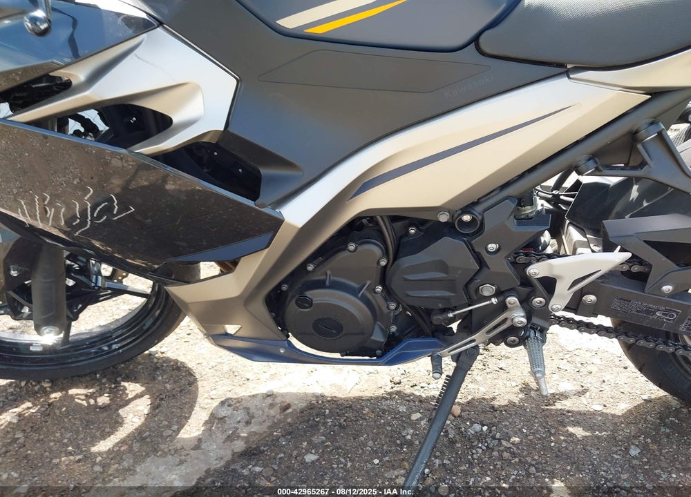 2023 KAWASAKI EX400 VIN: JKAEXKH17PDAN6611
