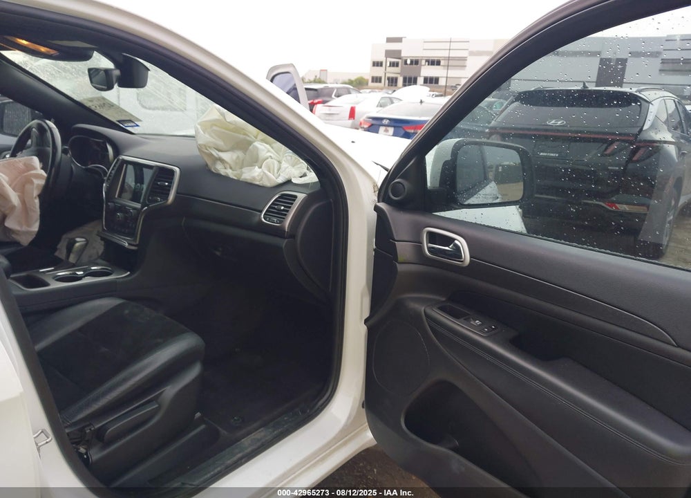 2018 JEEP GRAND CHEROKEE VIN: 1C4RJFAG2JC319967
