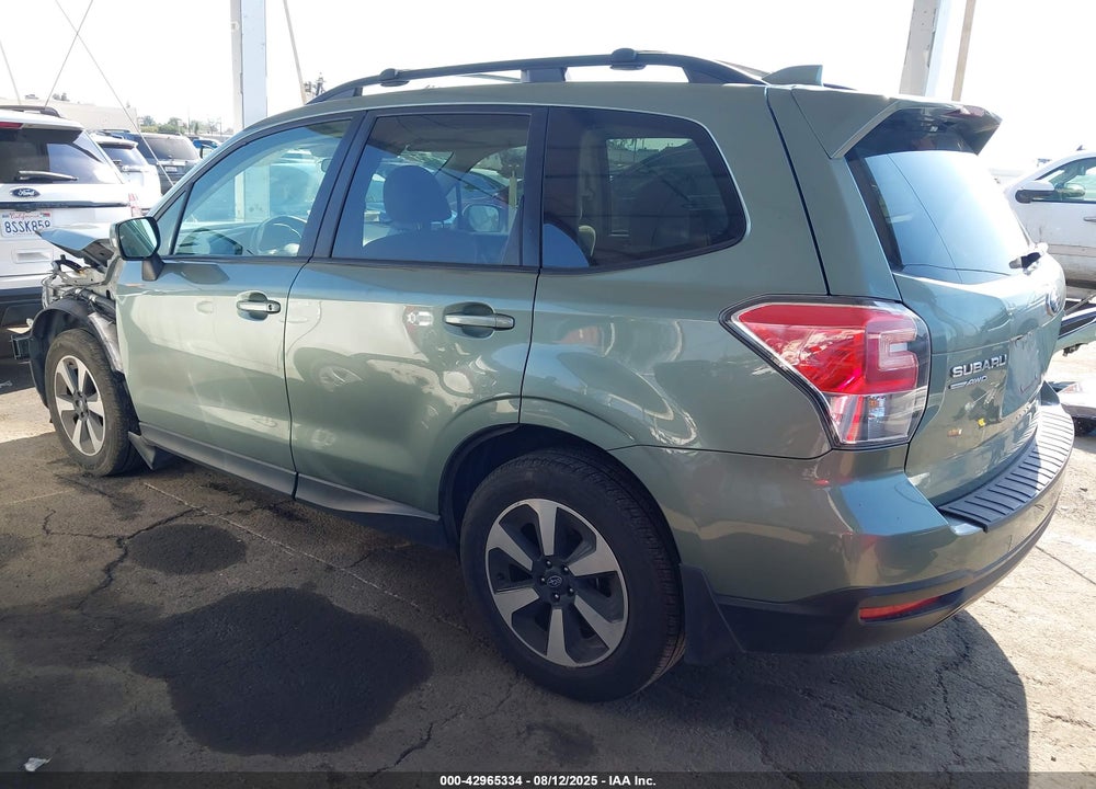 2018 SUBARU FORESTER VIN: JF2SJAGC5JH580636