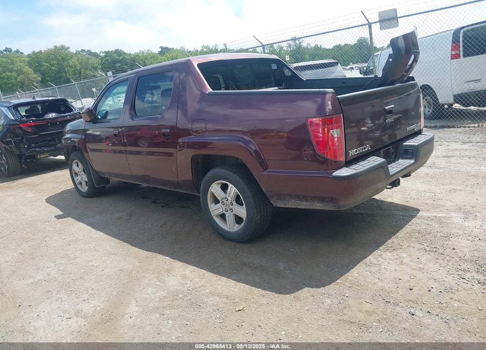 2011 HONDA RIDGELINE RTL VIN: 5FPYK1F52BB011423