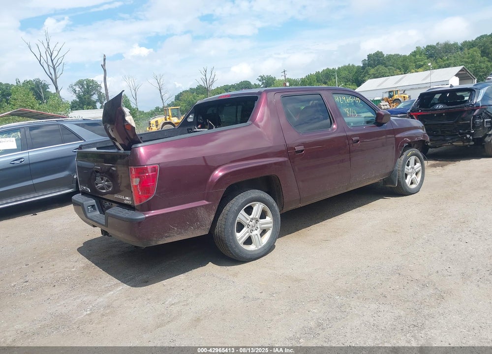 2011 HONDA RIDGELINE RTL VIN: 5FPYK1F52BB011423