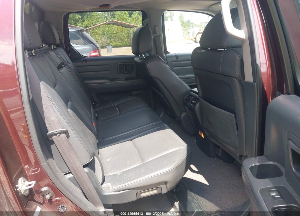2011 HONDA RIDGELINE RTL VIN: 5FPYK1F52BB011423