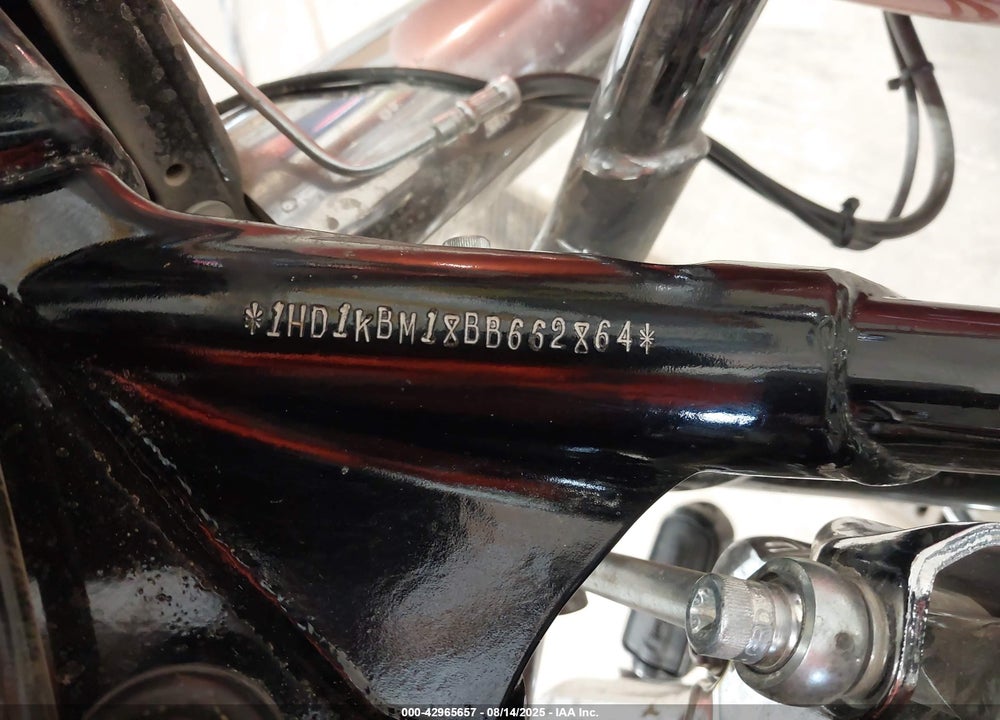 2011 HARLEY-DAVIDSON FLHX VIN: 1HD1KBM18BB662864