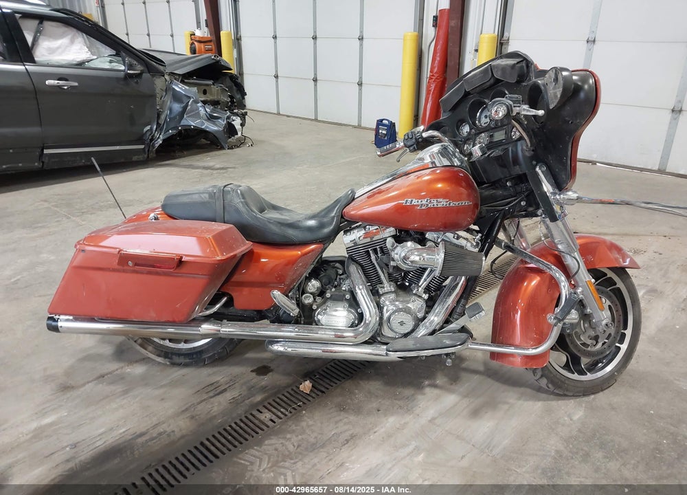 2011 HARLEY-DAVIDSON FLHX VIN: 1HD1KBM18BB662864