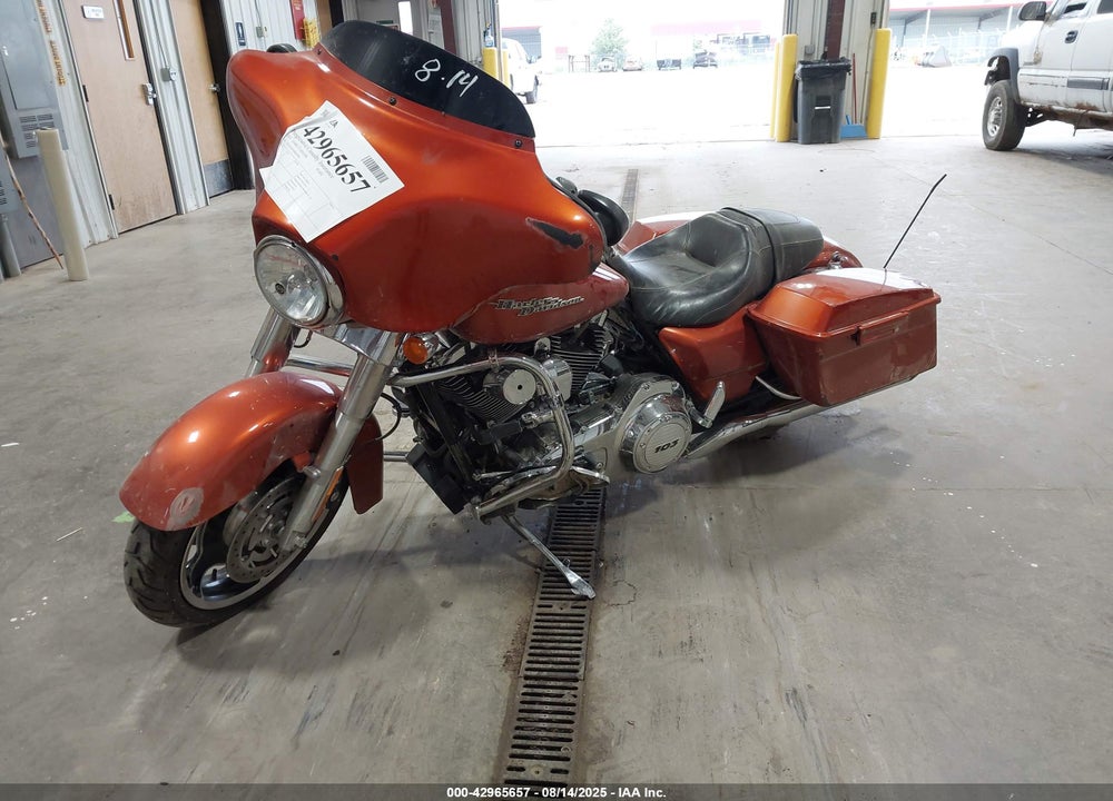 2011 HARLEY-DAVIDSON FLHX VIN: 1HD1KBM18BB662864
