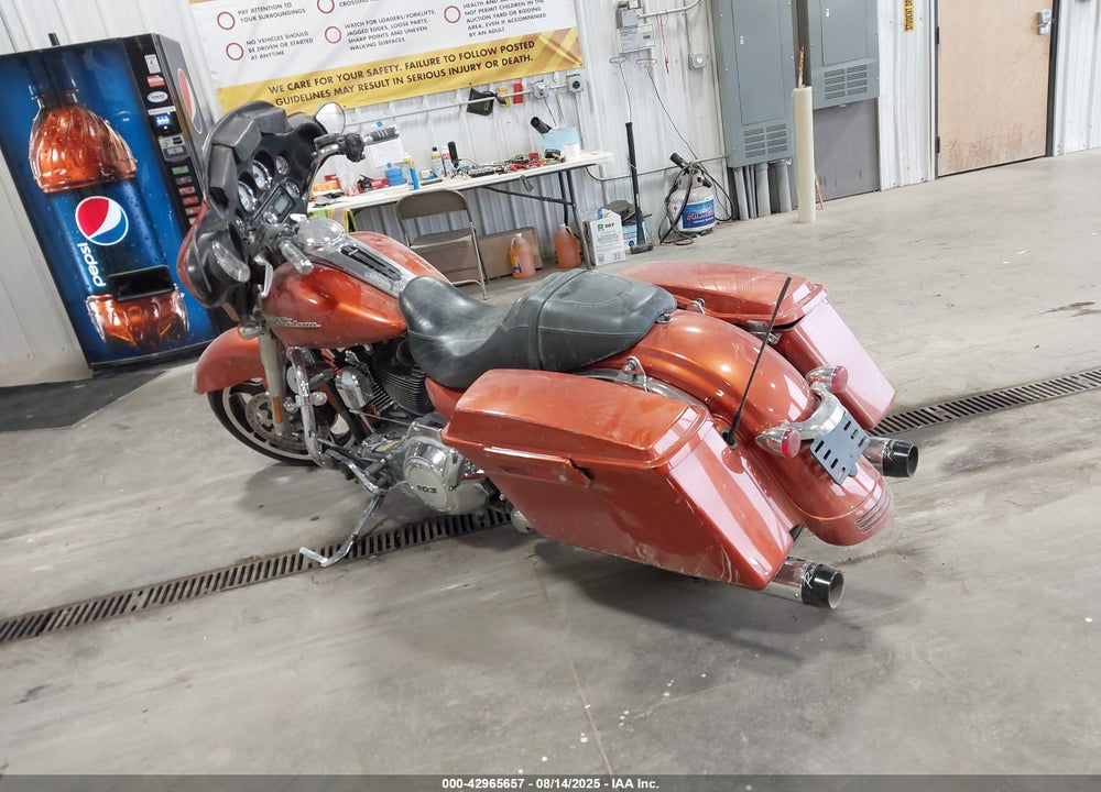 2011 HARLEY-DAVIDSON FLHX VIN: 1HD1KBM18BB662864