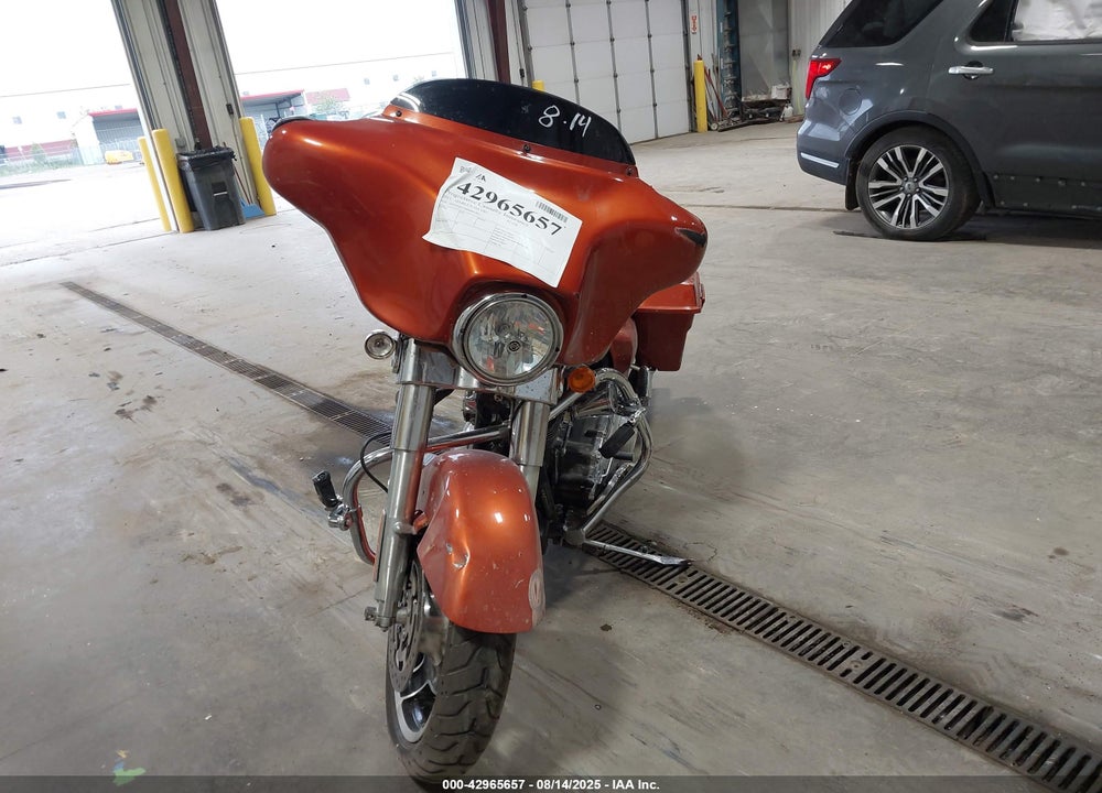 2011 HARLEY-DAVIDSON FLHX VIN: 1HD1KBM18BB662864