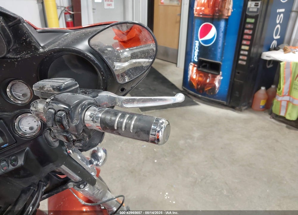 2011 HARLEY-DAVIDSON FLHX VIN: 1HD1KBM18BB662864