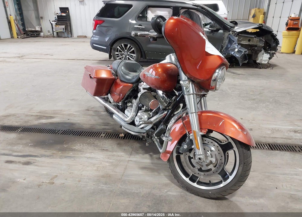 2011 HARLEY-DAVIDSON FLHX VIN: 1HD1KBM18BB662864