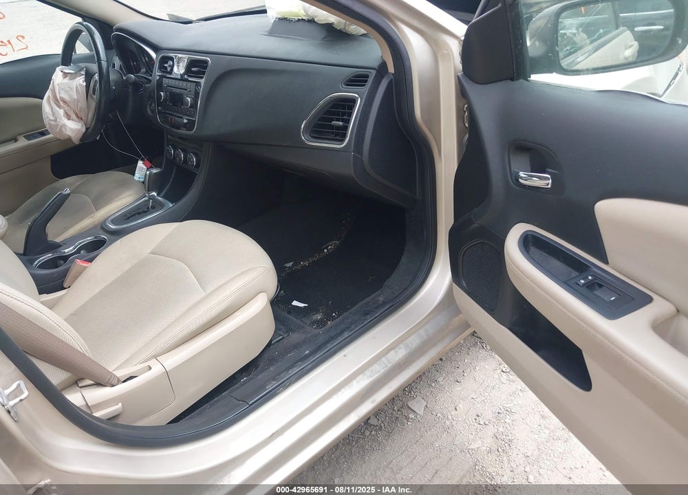 2014 CHRYSLER 200 VIN: 1C3CCBBB7EN107687