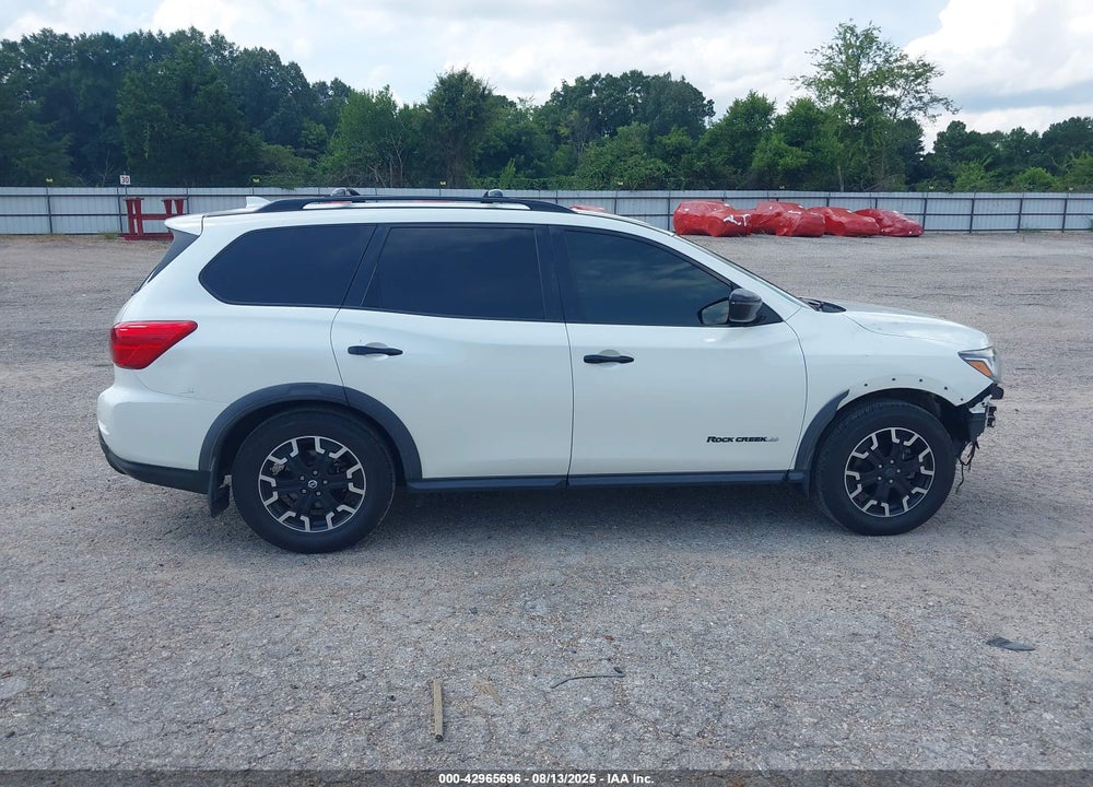 2020 NISSAN PATHFINDER SV 2WD VIN: 5N1DR2BNXLC604388