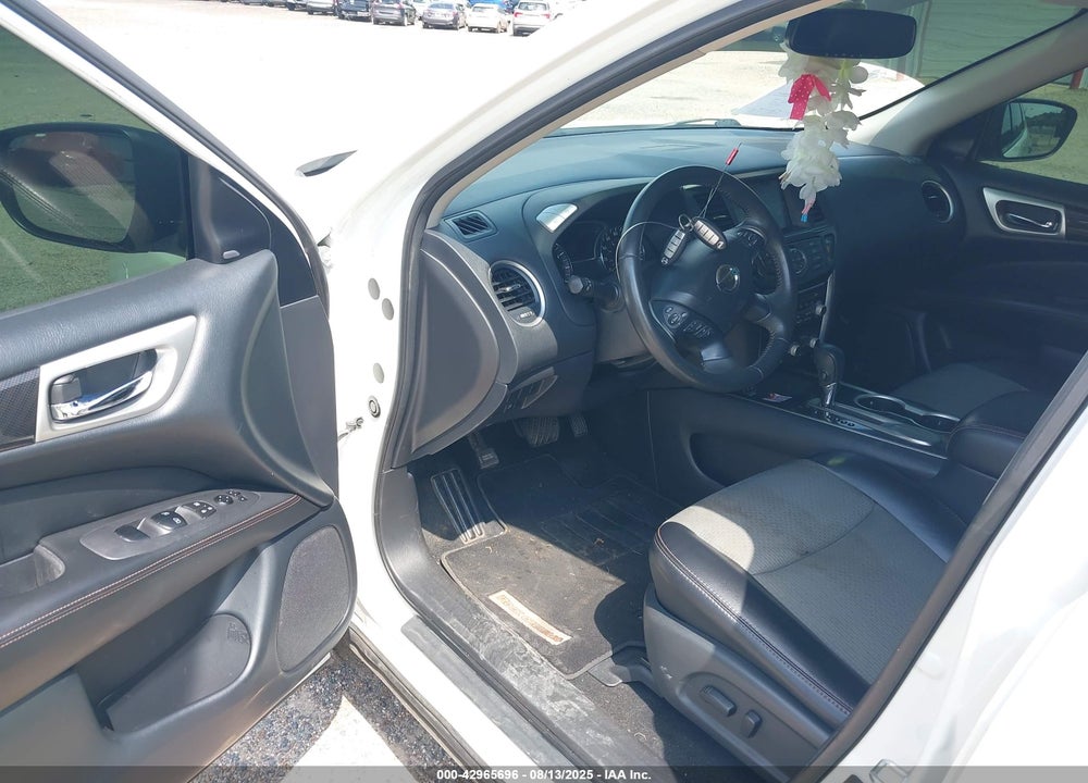 2020 NISSAN PATHFINDER SV 2WD VIN: 5N1DR2BNXLC604388