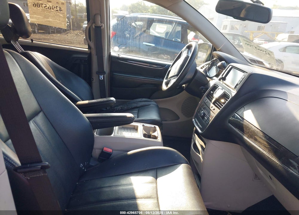 2014 CHRYSLER TOWN & COUNTRY VIN: 2C4RC1BG3ER300837