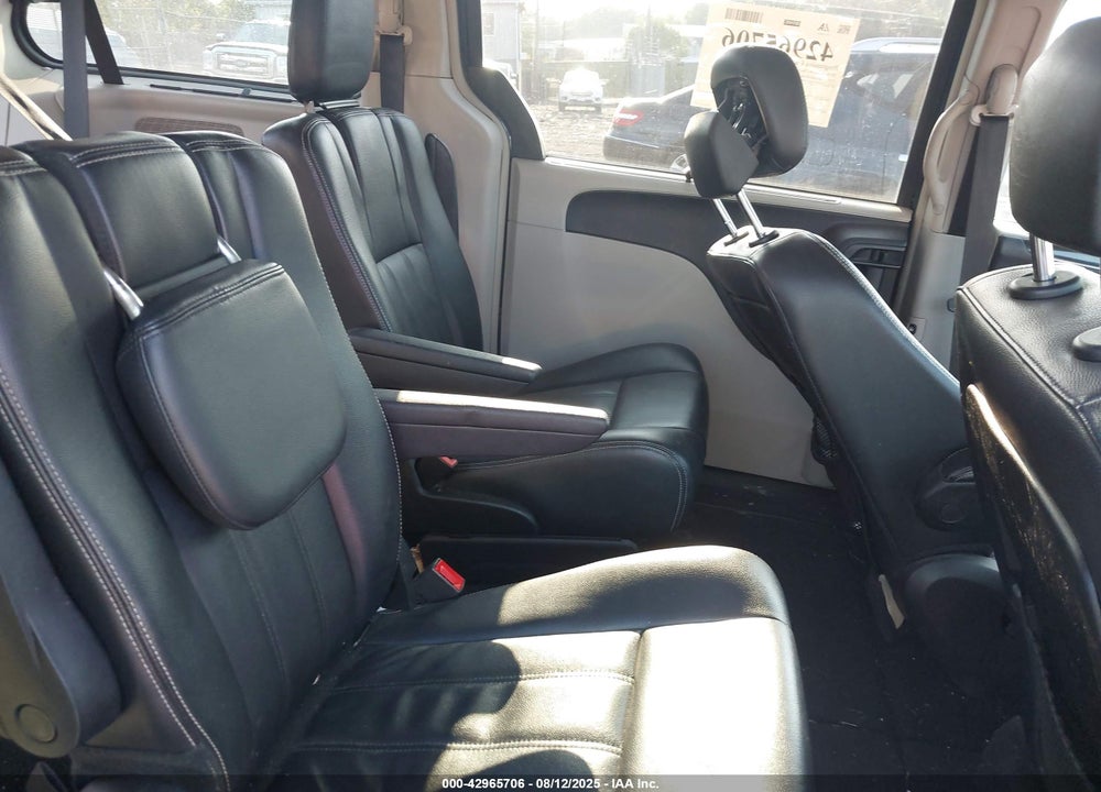 2014 CHRYSLER TOWN & COUNTRY VIN: 2C4RC1BG3ER300837