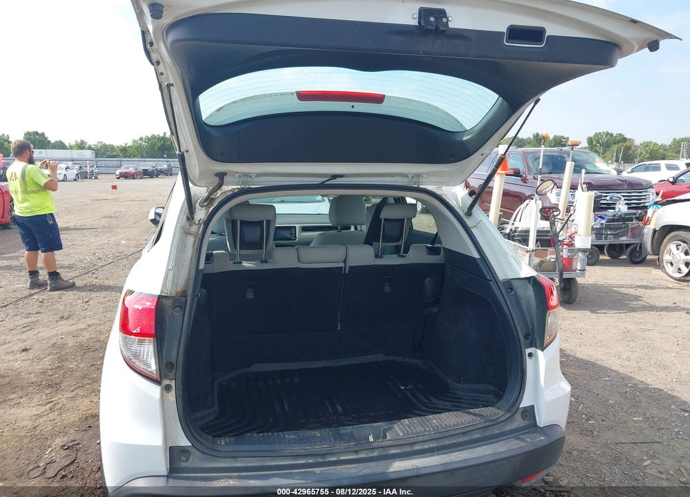 2021 HONDA HR-V VIN: 3CZRU5H31MM704325