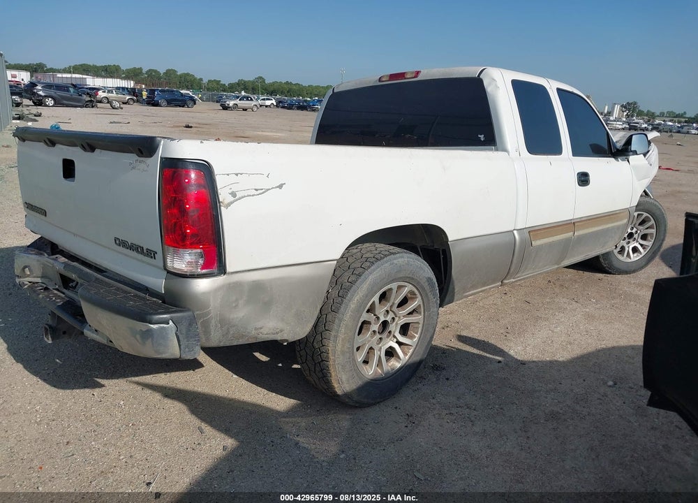 2003 CHEVROLET SILVERADO 1500 LS VIN: 2GCEC19T931113910