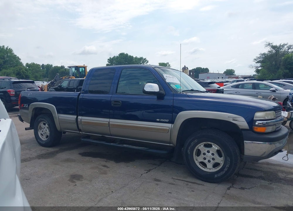 2001 CHEVROLET SILVERADO 1500 LS VIN: 2GCEK19T211116177