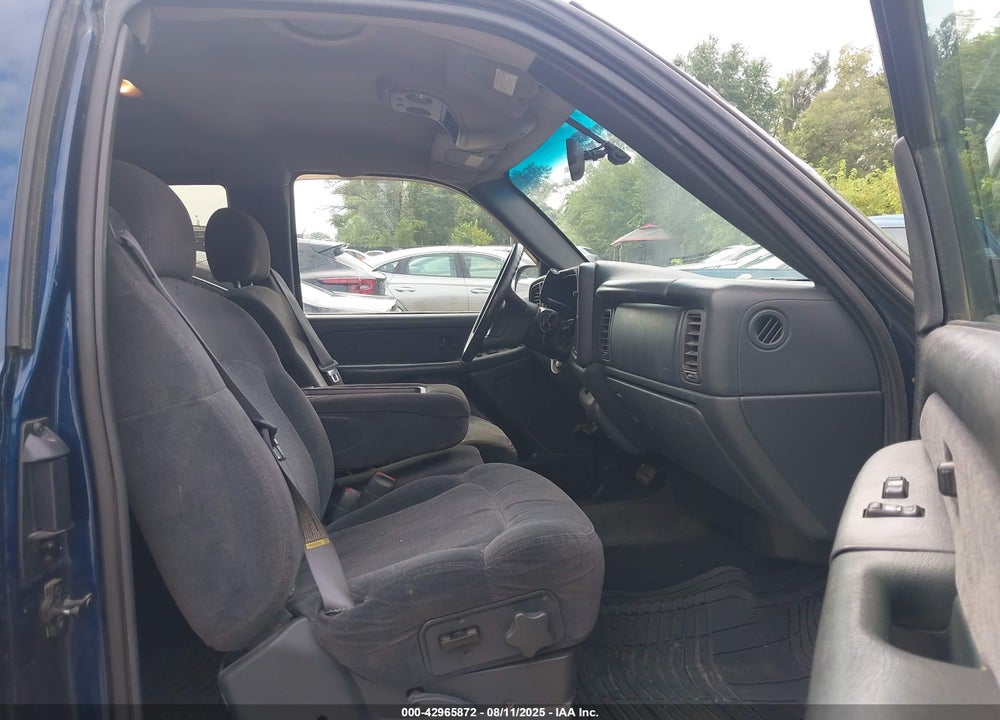 2001 CHEVROLET SILVERADO 1500 LS VIN: 2GCEK19T211116177