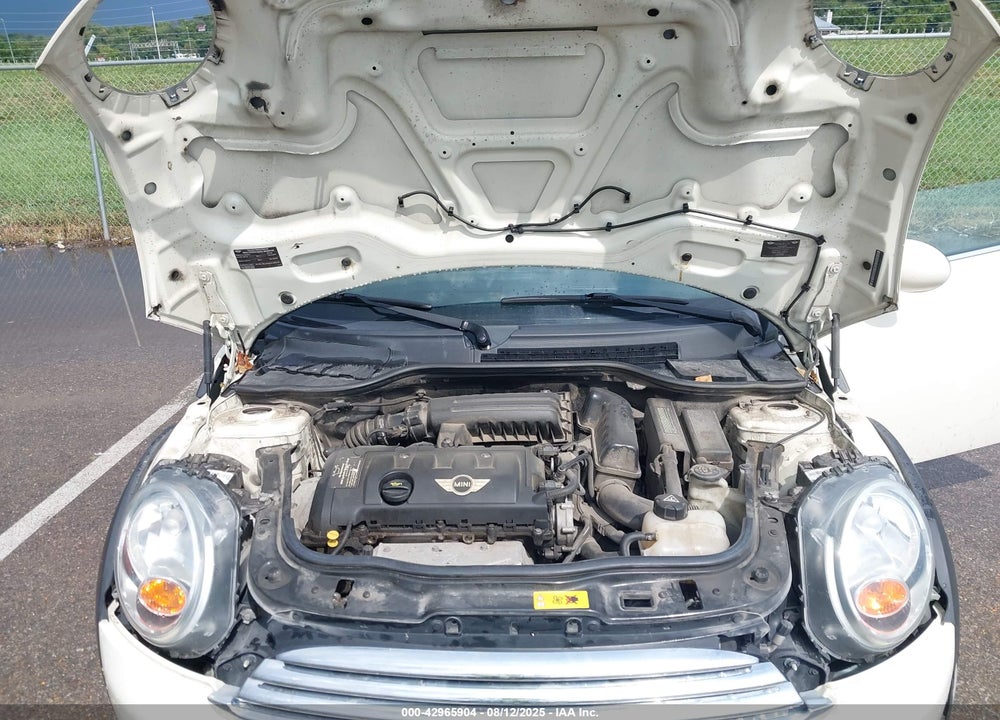 2011 MINI COOPER VIN: WMWZN3C5XBT133560