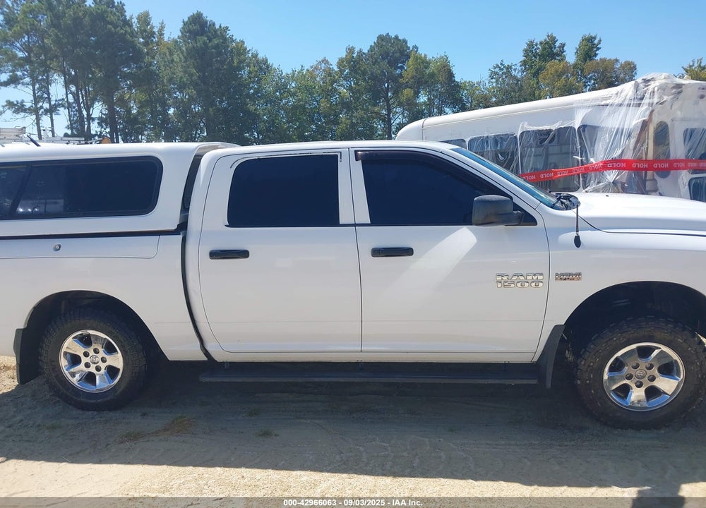 2014 RAM 1500 VIN: 1C6RR7KT4ES400143